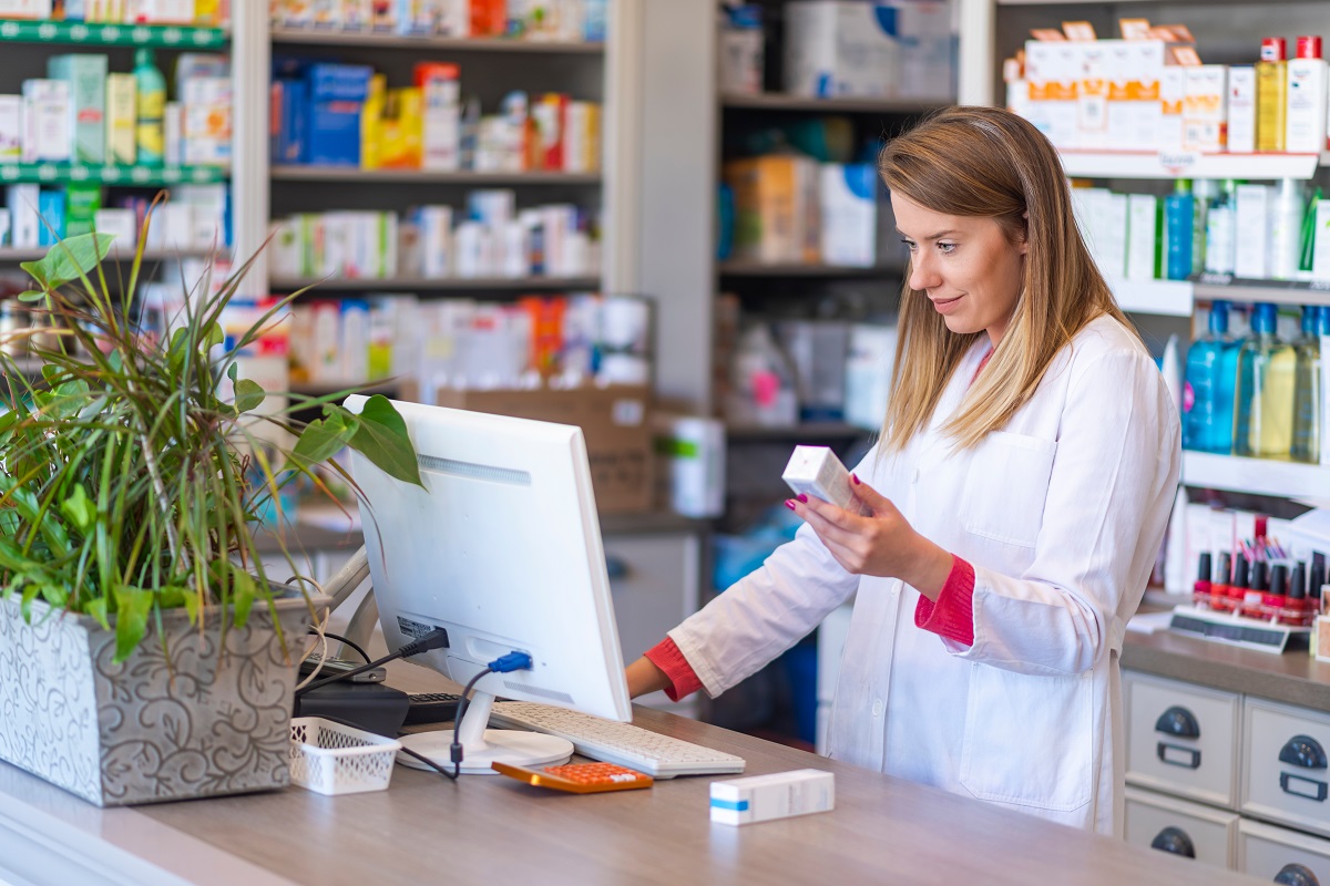 How to Improve Pharmacy Workflow for Greater Efficiency | Parcel Pending